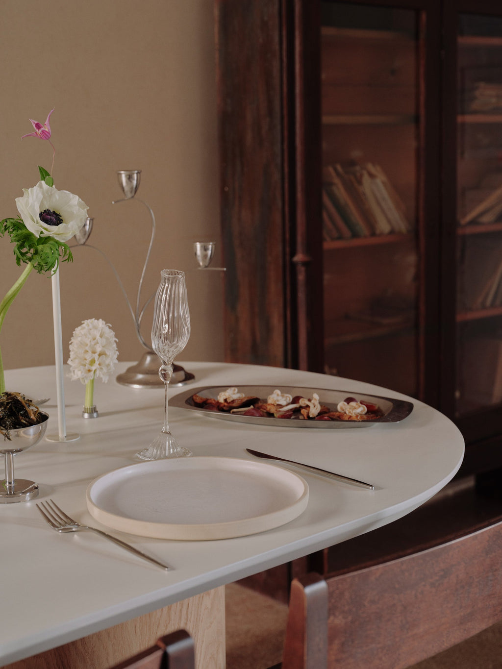 Botticelli Dining table - TrynTrend