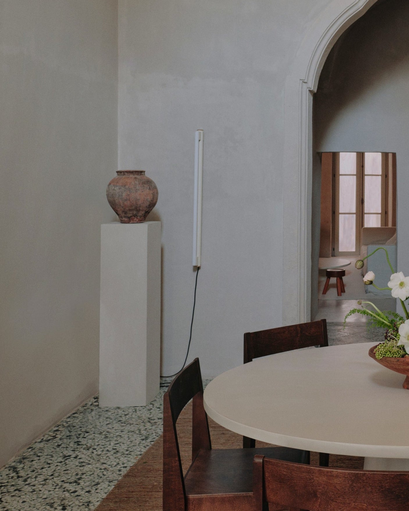 Santo Column - TrynTrend