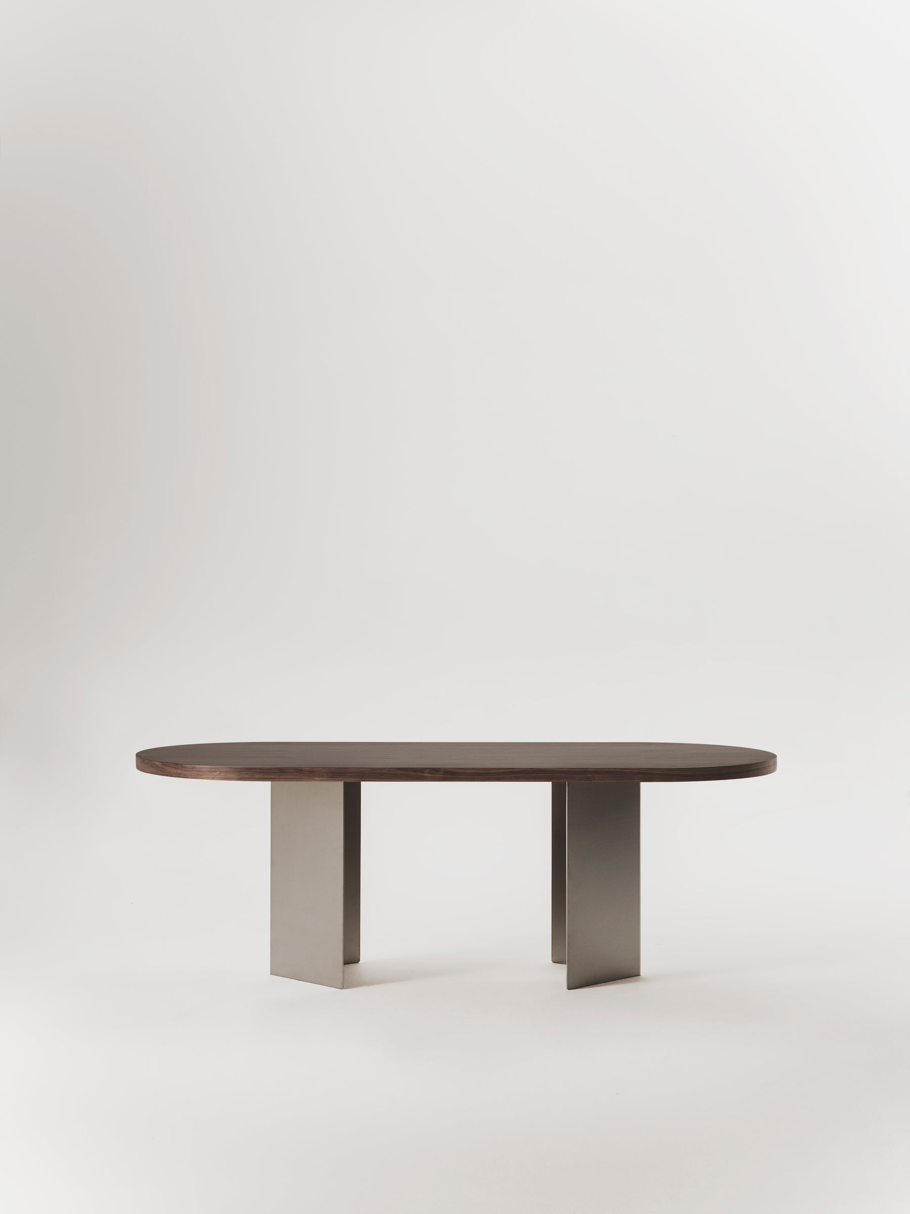 Mara dining table - TrynTrend