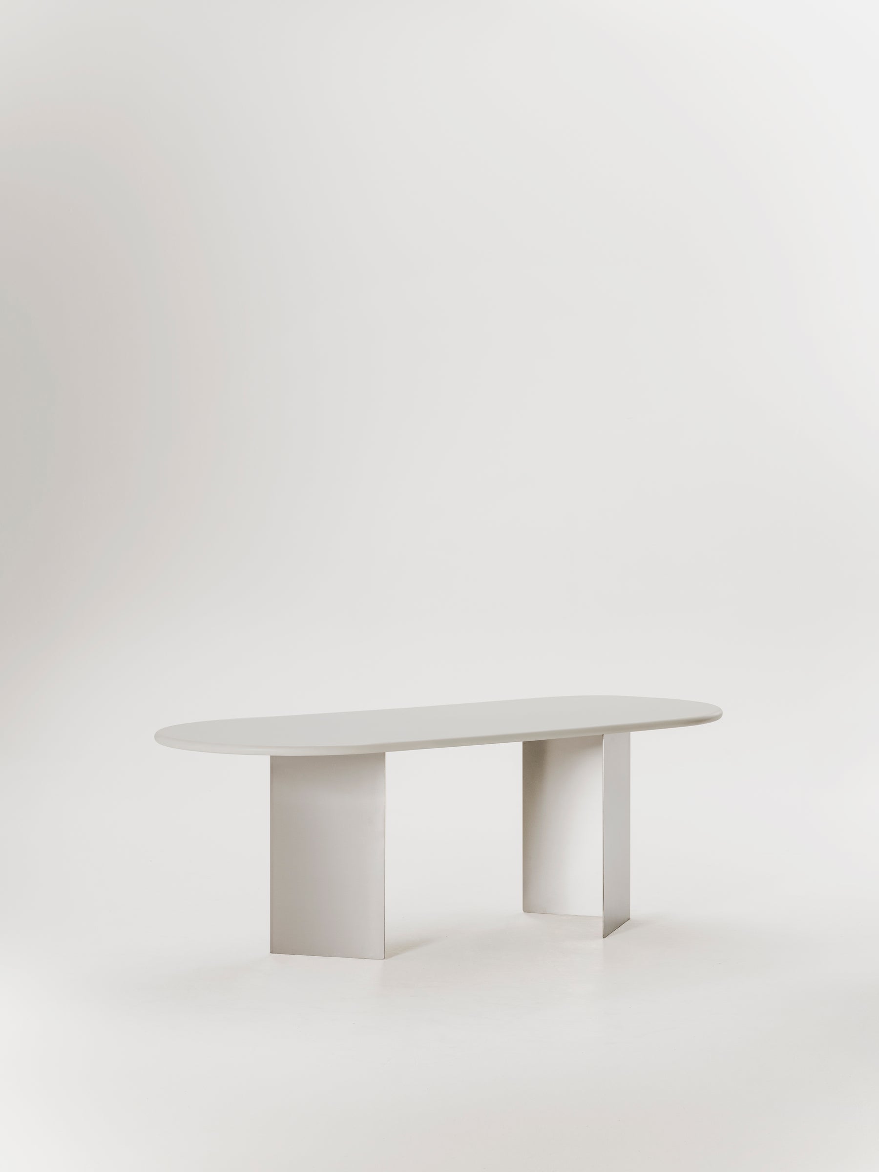 Adol dining table - TrynTrend
