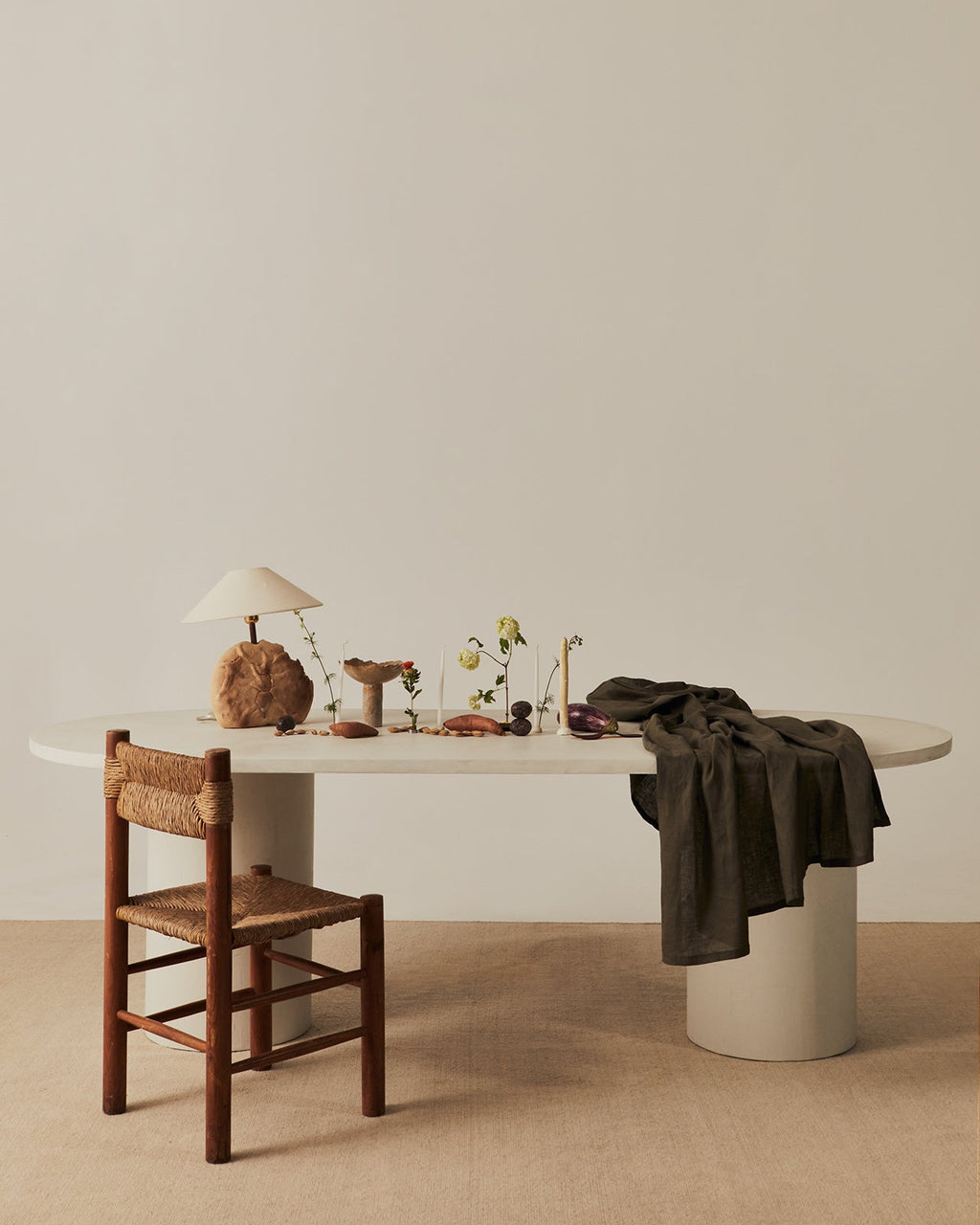 Reye dining table - TrynTrend