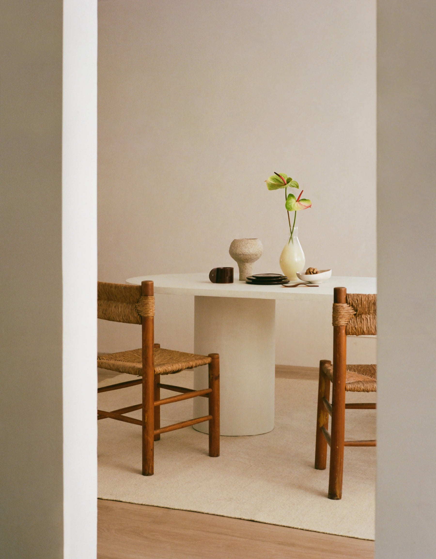 Reye dining table - TrynTrend