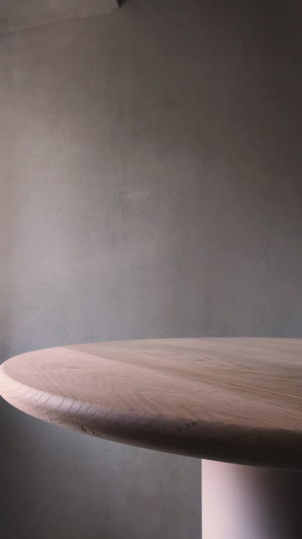 Tomasso Oak dining table